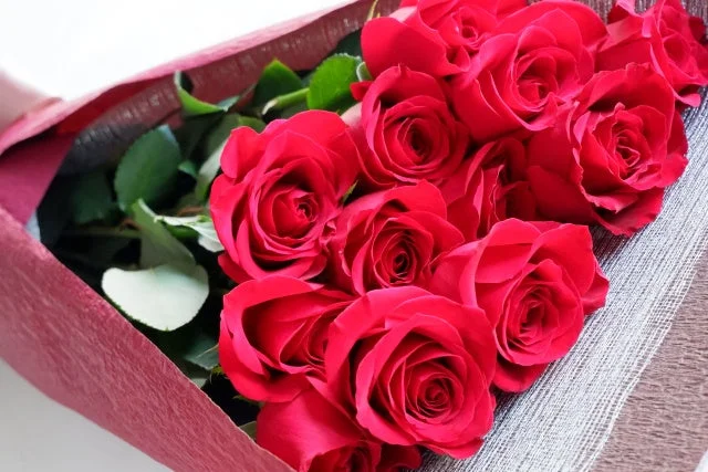 赤い薔薇の花束