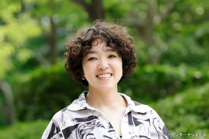 笑顔の女性のポートレート