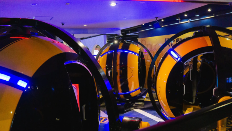 近未来的なアトラクション