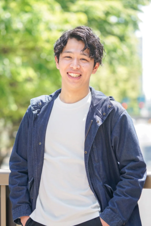 カジュアルな男性のプロフィール写真