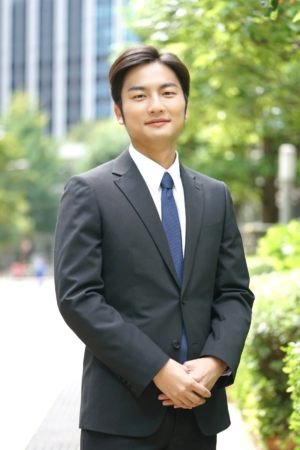 男性ビジネスマンのプロフィール写真