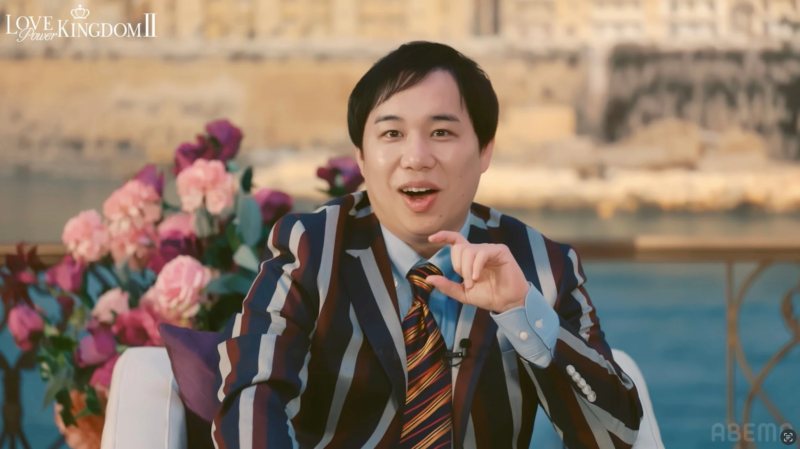 スタジオMCの男性