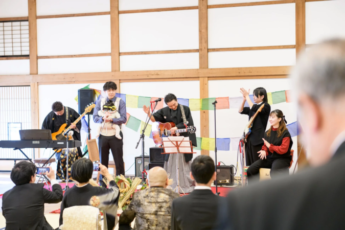 家族も参加する演奏