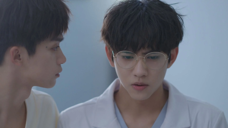 若者、男性、メガネ、白衣、病院