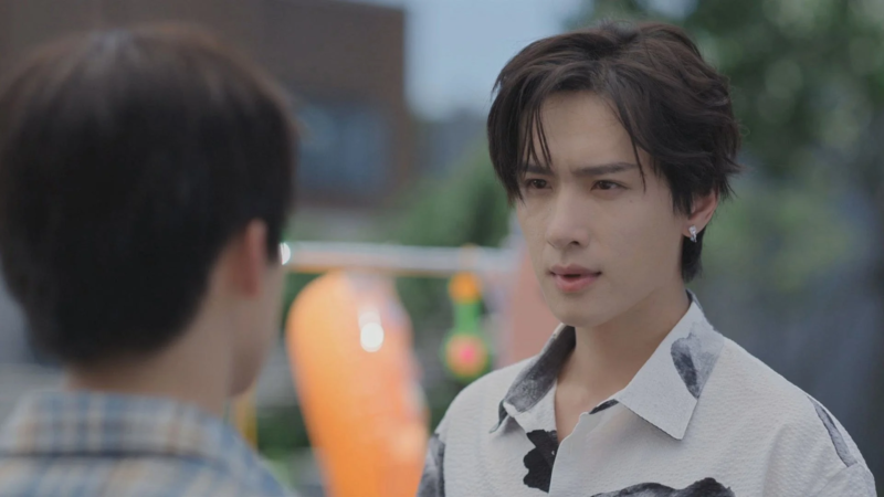 人物、男性、屋外、会話