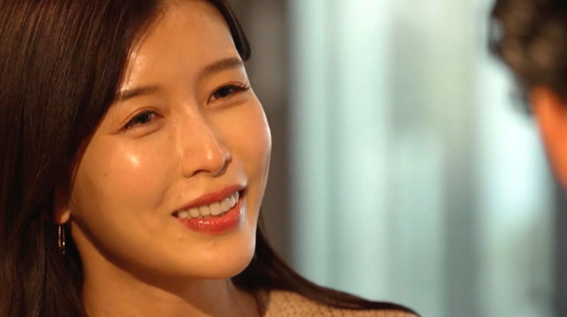 笑顔の中野綾香さん