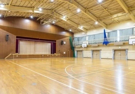 広々とした体育館の内部