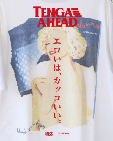 TENGA AHEADのTシャツ2