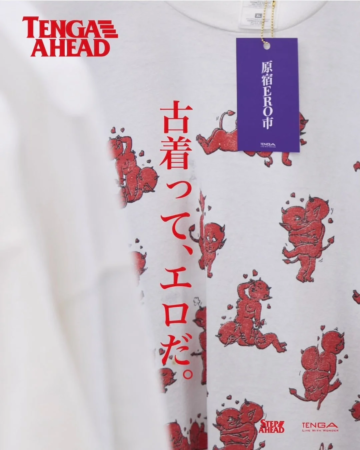 TENGA AHEADのTシャツ