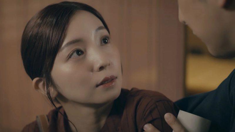 茉莉子の真剣な表情