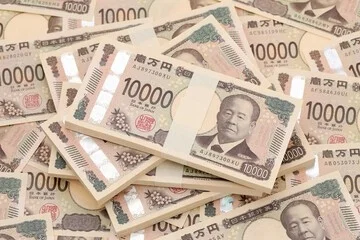 大量の1万円札