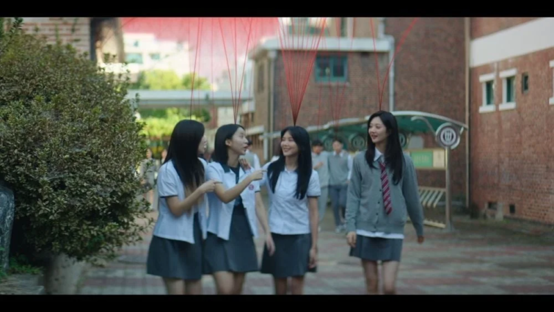 女子学生と赤い糸