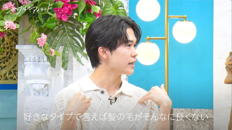 鈴木福さんが髪の毛のタイプについて話す様子