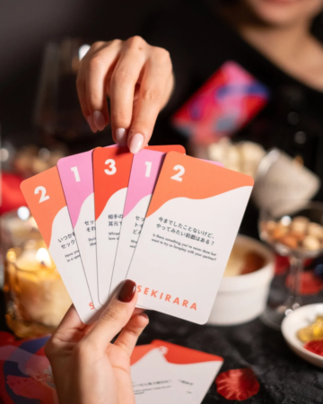 SEKIRARA CARD for adults gameplay