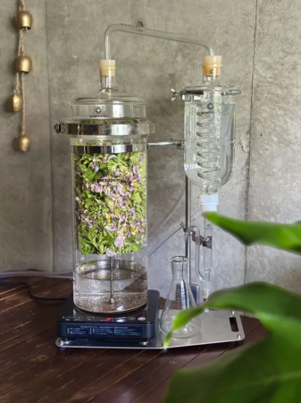 ハーブの芳香蒸留水