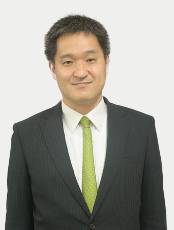 磯野清華弁護士のポートレート
